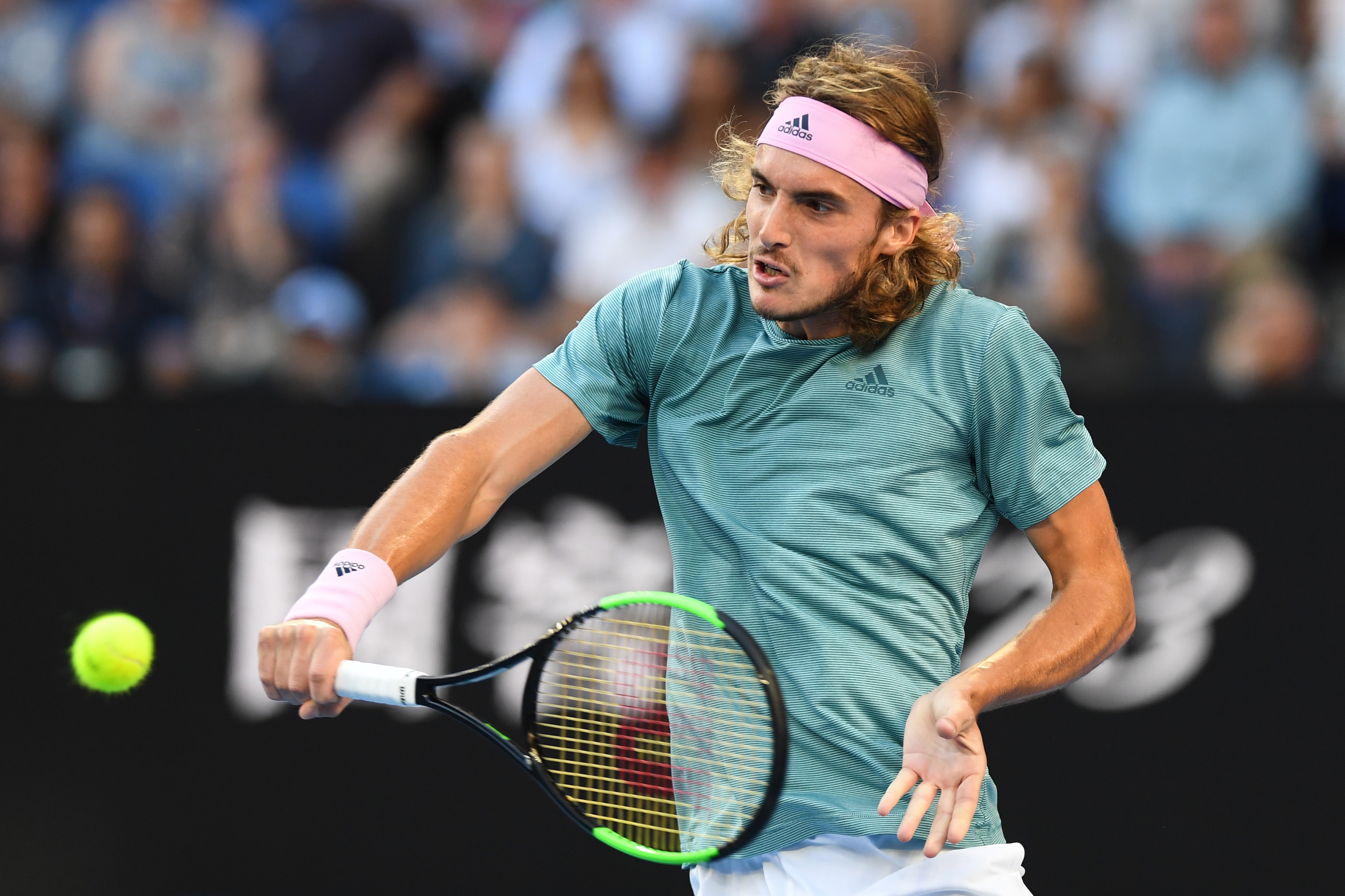 关于澳大利亚网球队鏖战世界网球队，西西帕斯打破历史纪录的信息