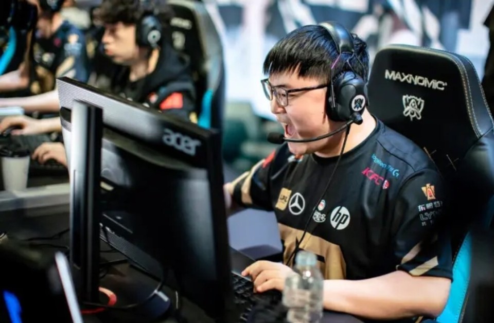 包含FNC轻取JDG,Uzi开启传奇时刻鏖战多局2025世界赛,让粉丝疯狂欢呼的词条 包含FNC轻取JDG,Uzi开启传奇时刻鏖战多局2025世界赛,让粉丝疯狂欢呼的词条