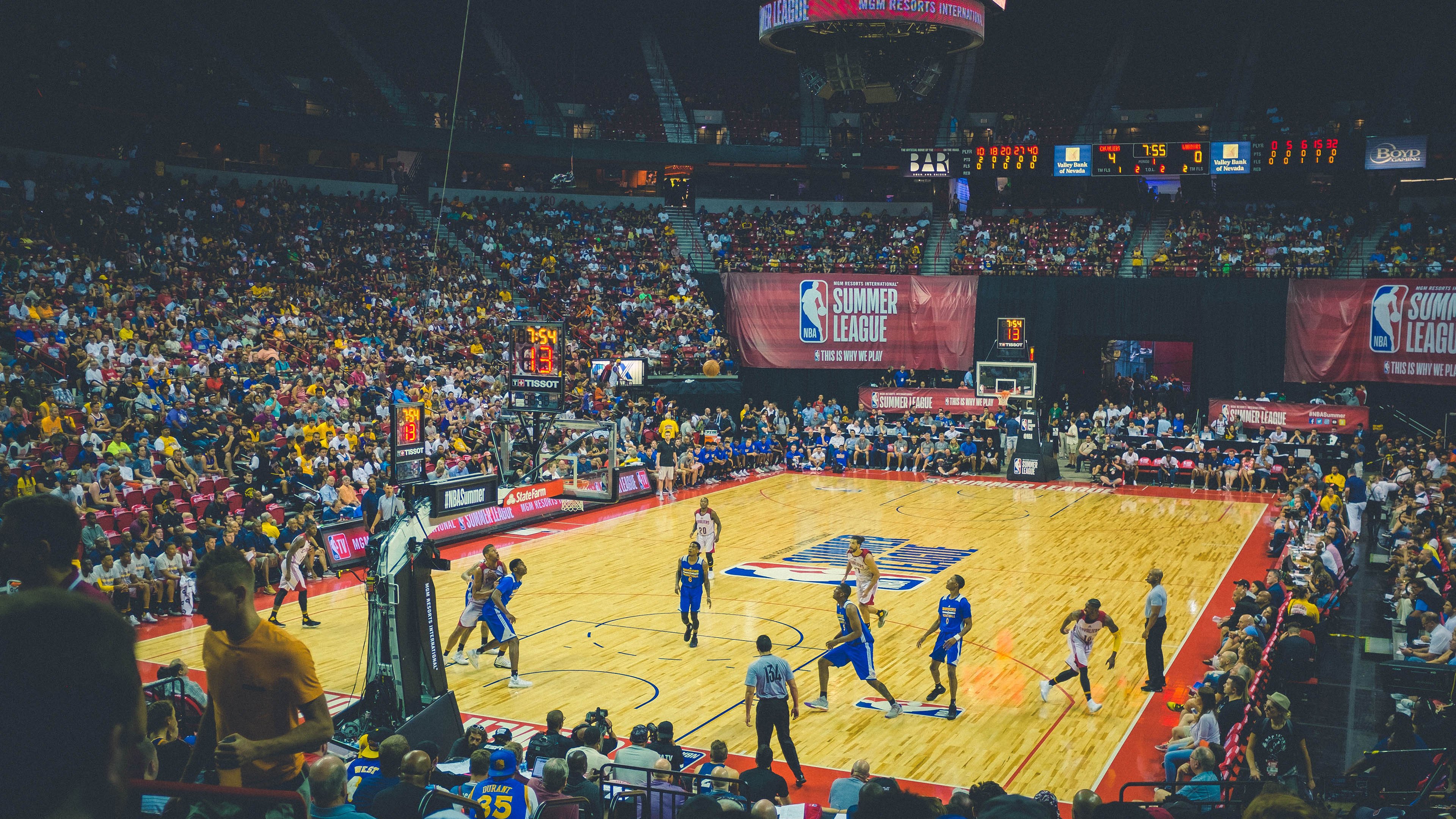 北欧风暴席卷圣西罗，姆巴佩关键一击，挪威黑马淘汰AC米兰